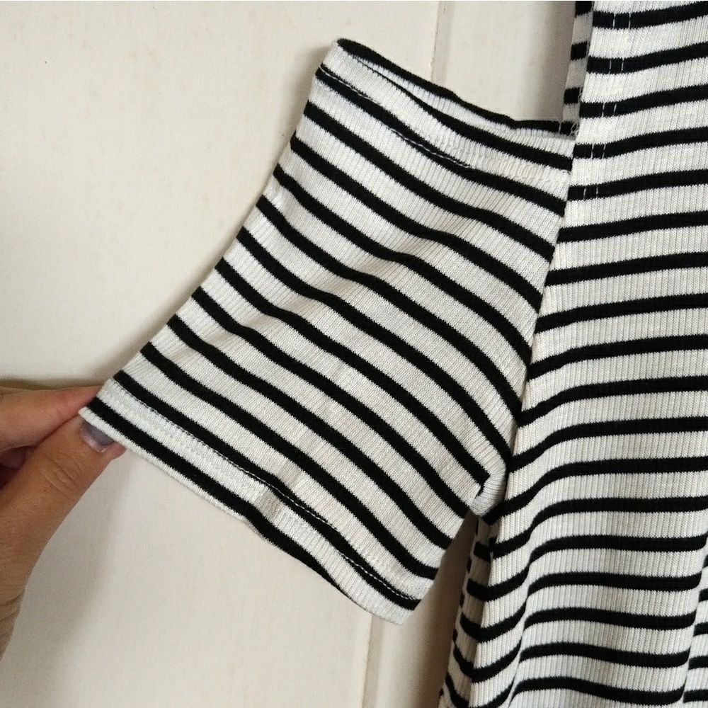 W5🖐️ by Anthropologie Striped Cold❄️ Shoulder Top - Picture 3 of 6